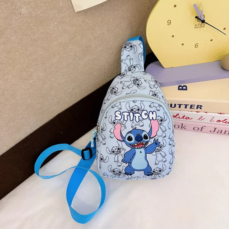 Sac banane Stitch, parfait pour garder ses affaires à portée de main tout en affichant un look tendance. Idéal pour les enfants, ados et fans de Disney.
