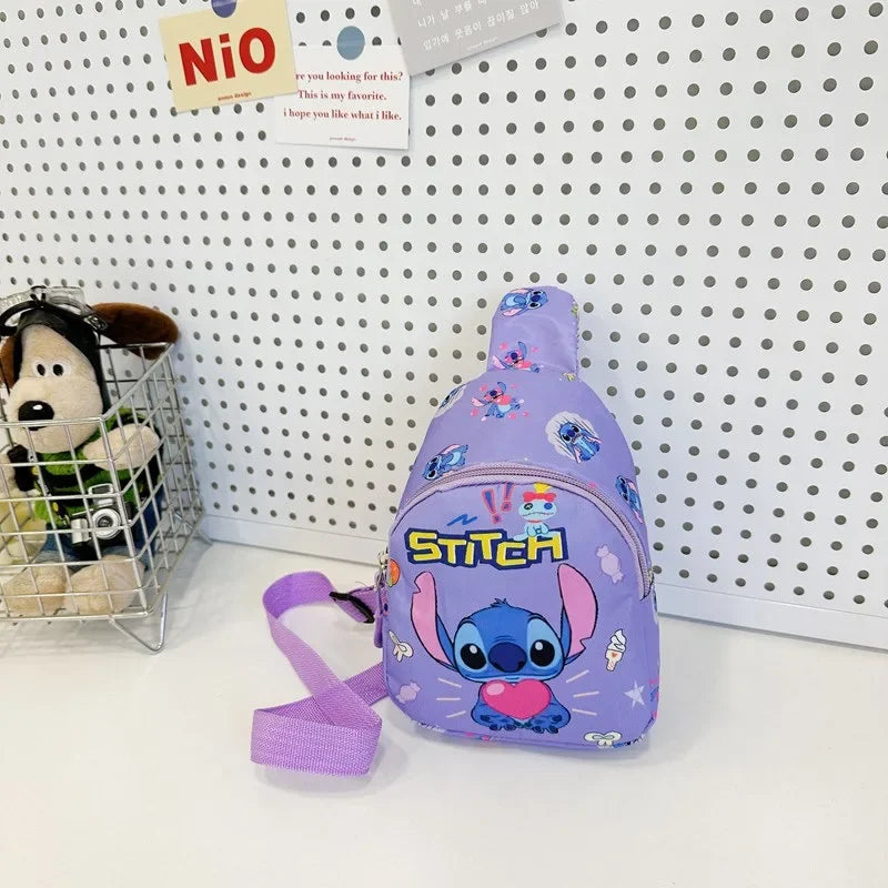 Sac banane Stitch, parfait pour garder ses affaires à portée de main tout en affichant un look tendance. Idéal pour les enfants, ados et fans de Disney.