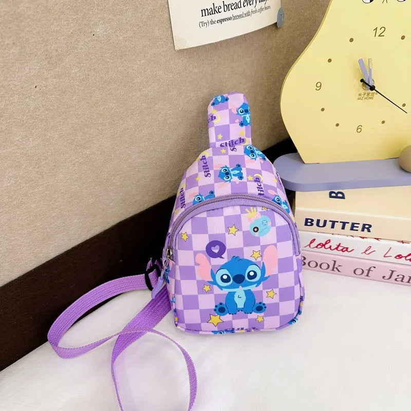 Sac banane Stitch, parfait pour garder ses affaires à portée de main tout en affichant un look tendance. Idéal pour les enfants, ados et fans de Disney.